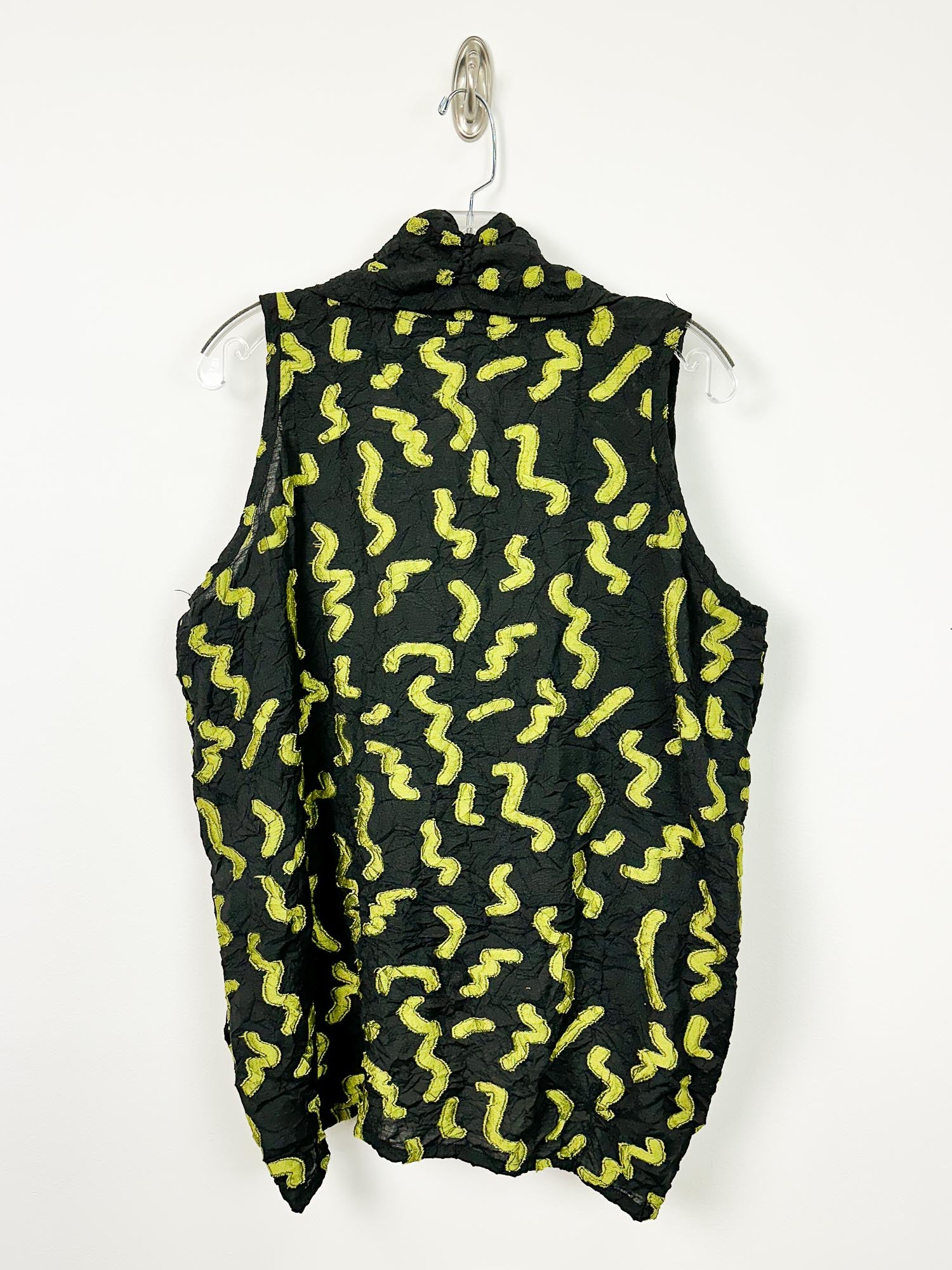 Multi Tuck Vest, Black Kiwi Squiggle