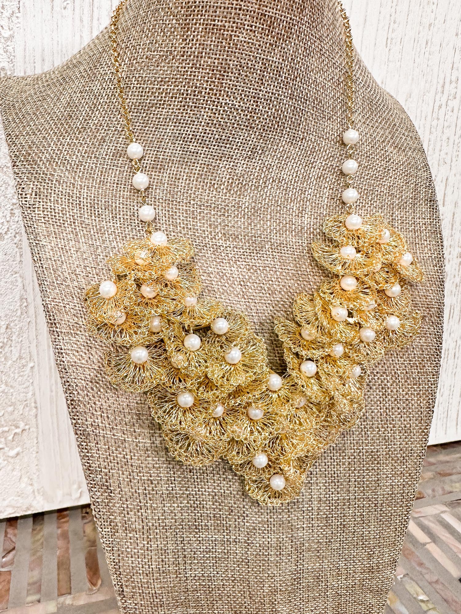 Shells Necklace, Gold Pearl
