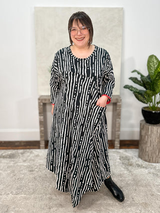 Asymmetric Dress with Pocket Accent, Black/White