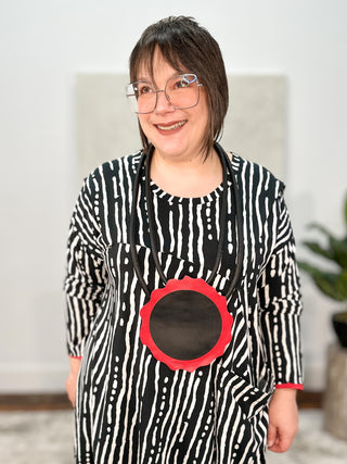 Large Circle Necklace, Black/Red