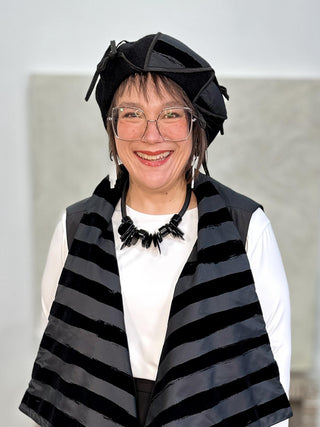 Beret Hat, Black/Velvet Stripe