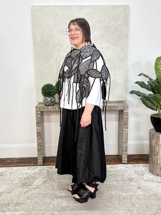 Protea Top, Black/White