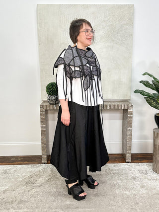 Protea Top, Black/White