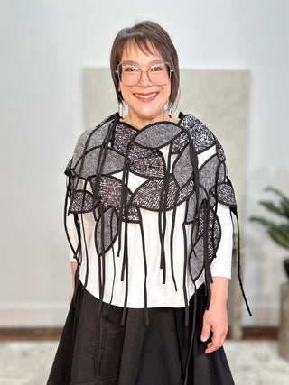 Protea Top, Black/White