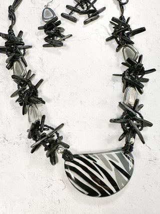 Resin Pendant & Wood Chips Necklace & Earrings Set, Black