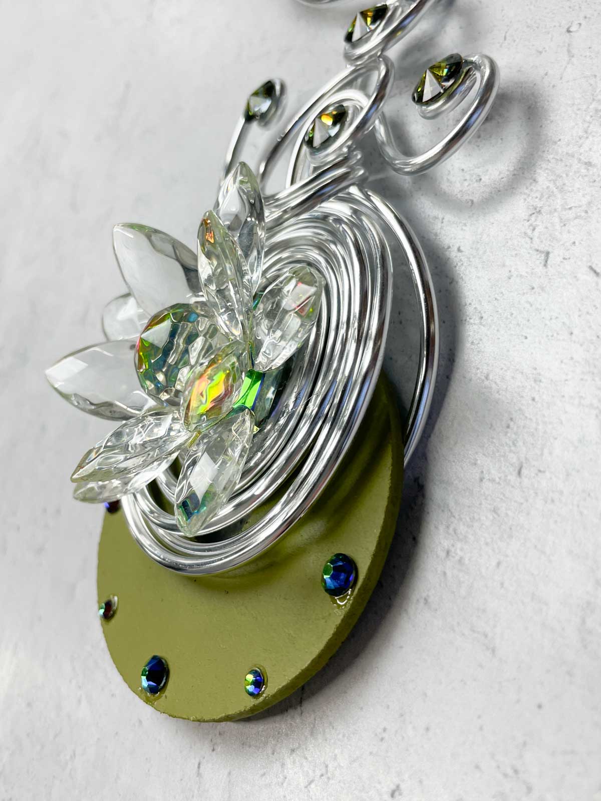 Jeff Lieb Total Design Jewelry 3D Mixed Media Flower Wire Collar Necklace, Green/Silver - Statement Boutique