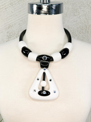 Deco Shapes Resin Necklace, Black/White