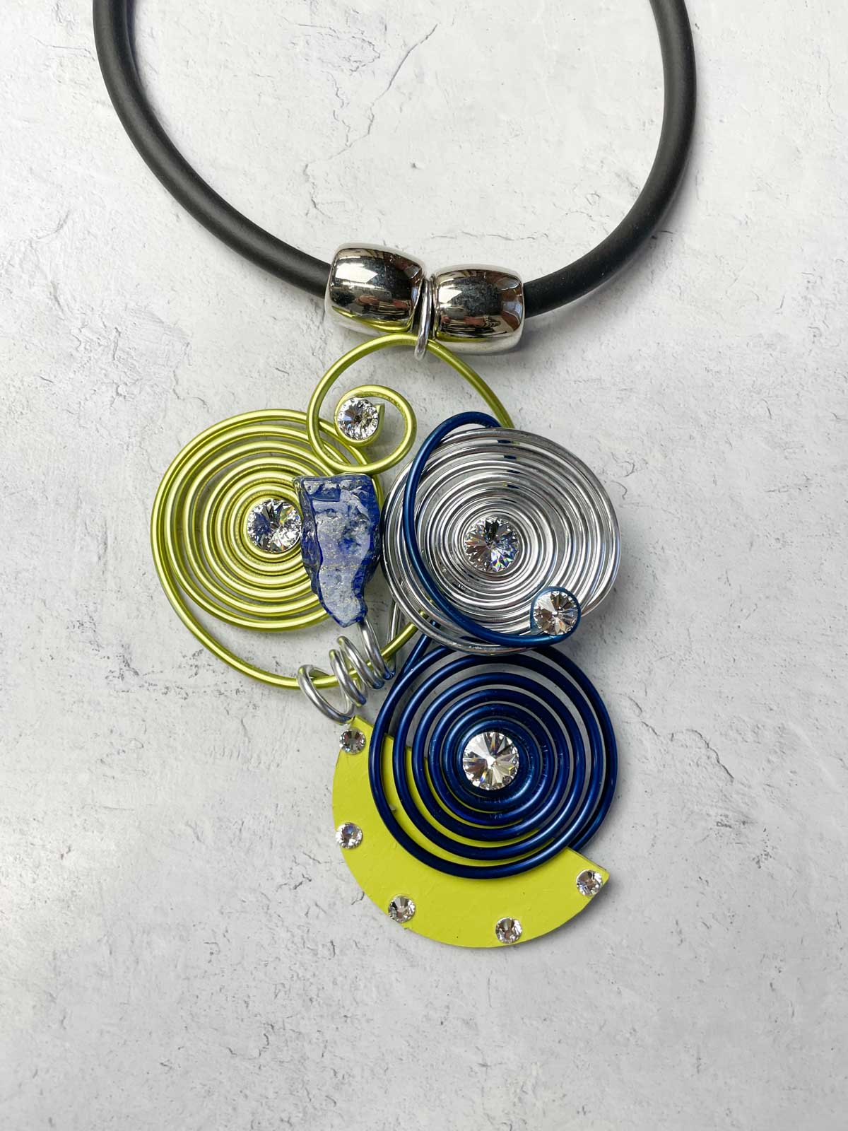 Quilling pendant designs shop