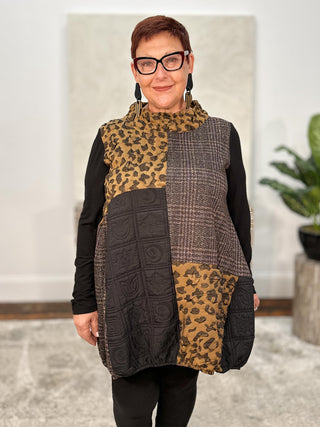 Santiago Tunic, Zoo