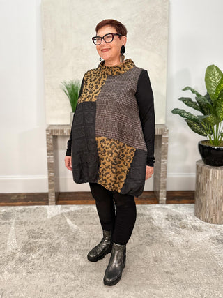 Santiago Tunic, Zoo