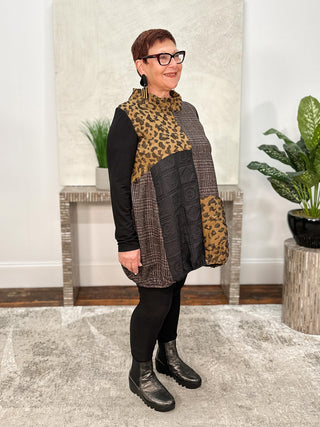 Santiago Tunic, Zoo