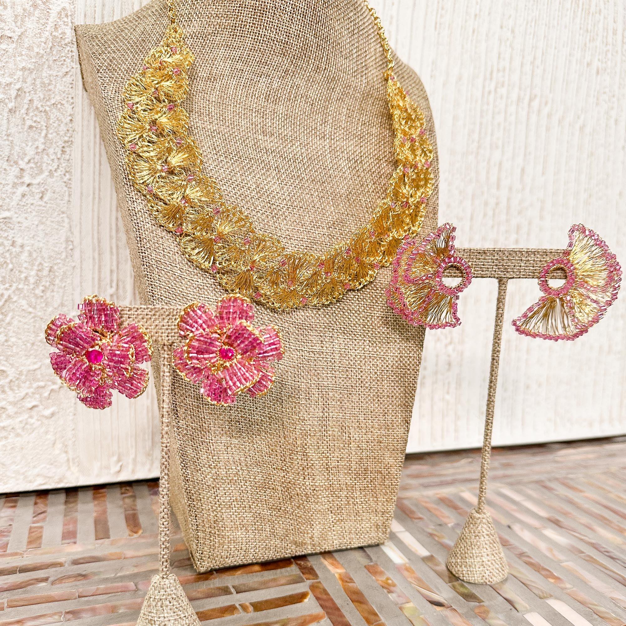 Shells Necklace, Gold Pink