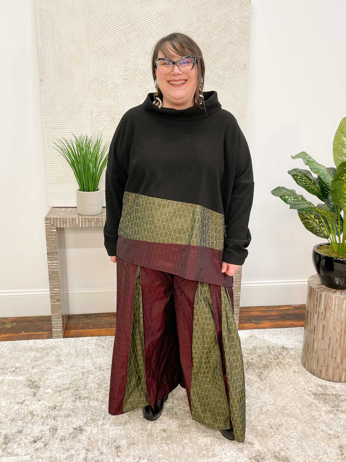 Luukaa Dream Pleat Pant, Burgundy - Statement Boutique