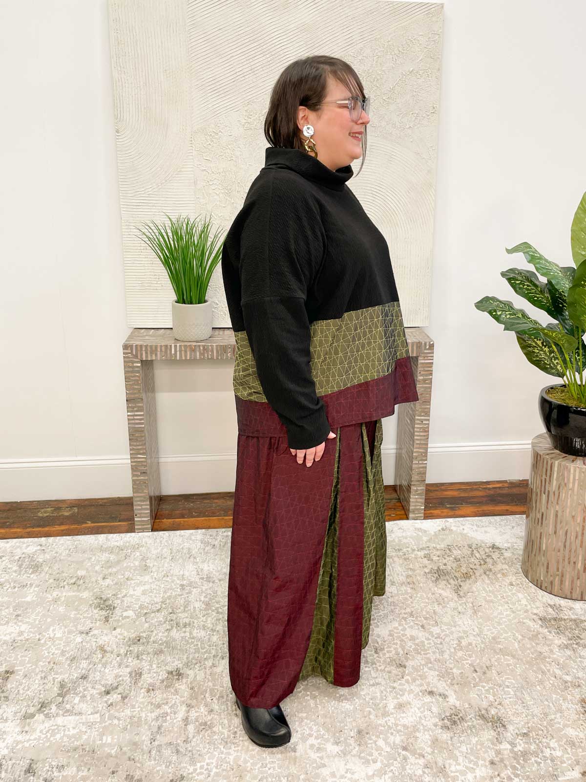 Luukaa Dream Pleat Pant, Burgundy - Statement Boutique