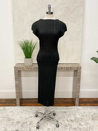 MC Oasis Straight Skirt, Black - Statement Boutique