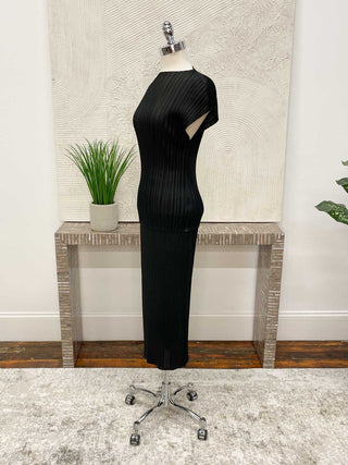 MC Oasis Straight Skirt, Black - Statement Boutique