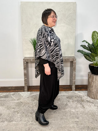 Cashmere Reversible Poncho, Animal Black White