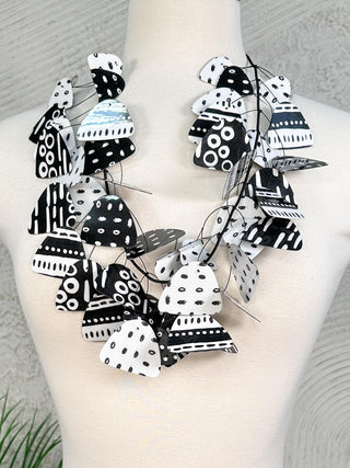 Kinetics Necklace, Black/White Sketch Dot Dash