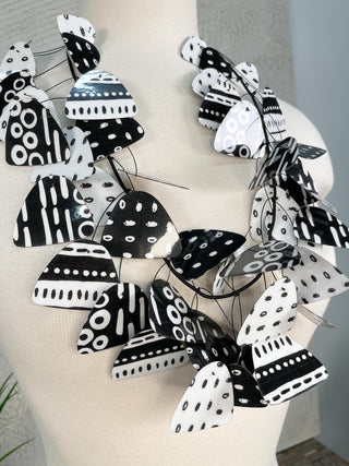 Kinetics Necklace, Black/White Sketch Dot Dash