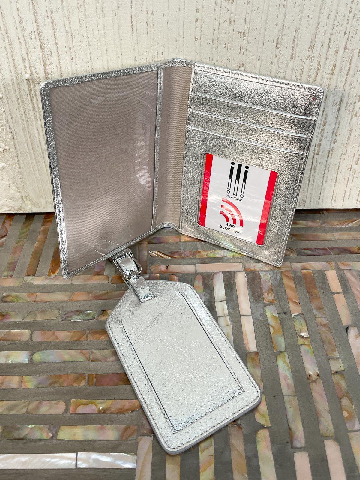 iLi New York Passport Wallet & Luggage Tag Set, Silver - Statement Boutique