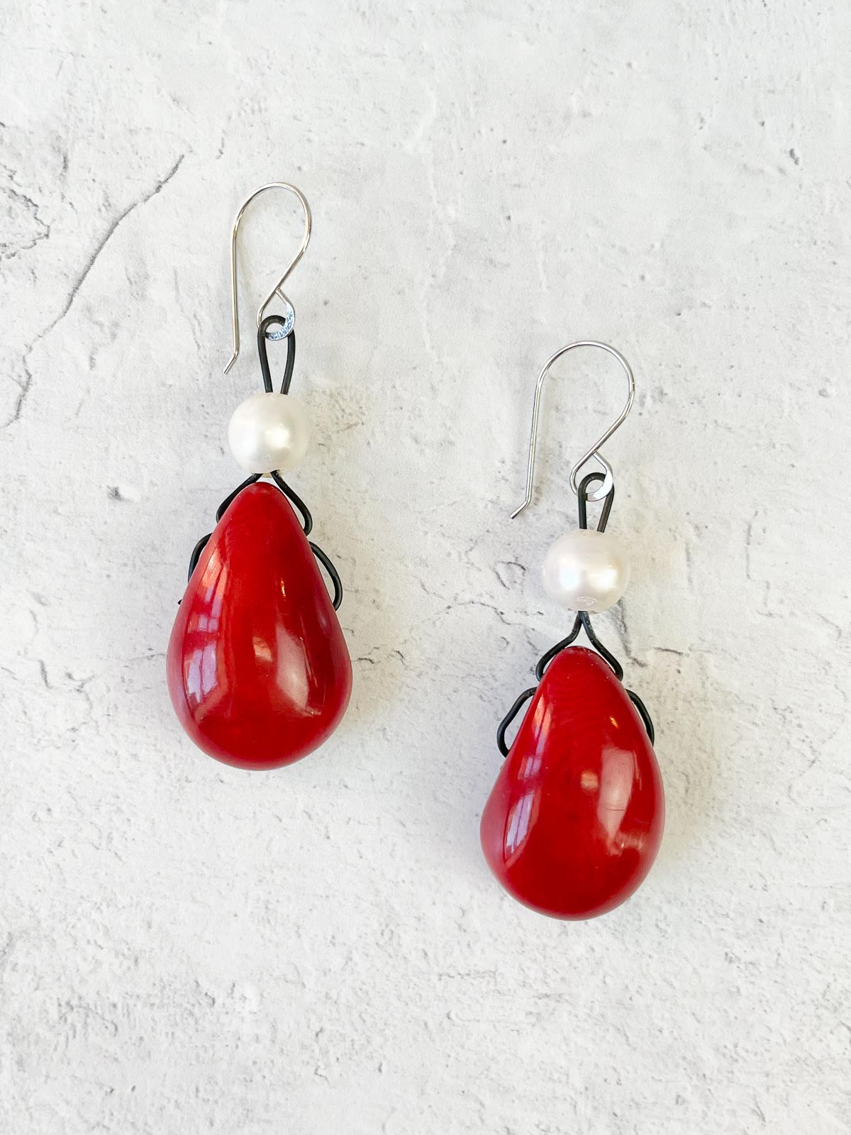 OC Jewelry Pearl Rose Earrings, Red